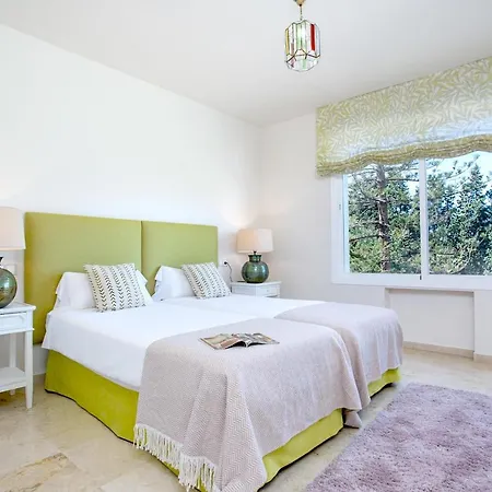 Genteel Flamencos Terrace Apartment Marbella